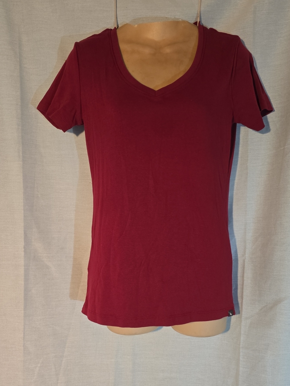 Eddie Bauer Burgundy Short Sleeved V-neck Tee Cotton Blend Size Women's Medium